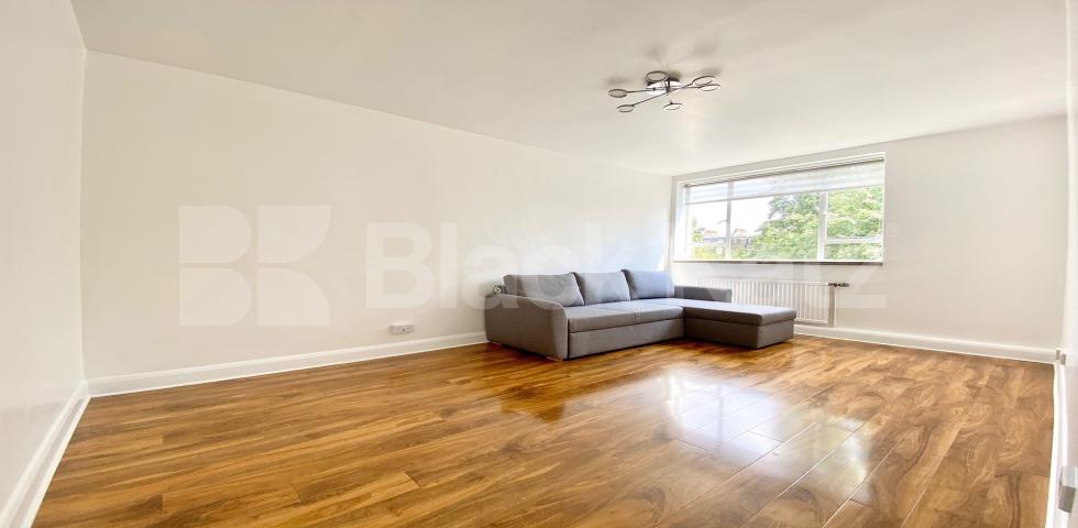 			VIDEO VIEWING AVAILABLE!, 2 Bedroom, 1 bath, 1 reception Apartment			 Cruikshank Street, ANGEL-KINGS CROSS